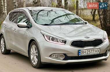 Хетчбек Kia Ceed 2013 в Чернівцях
