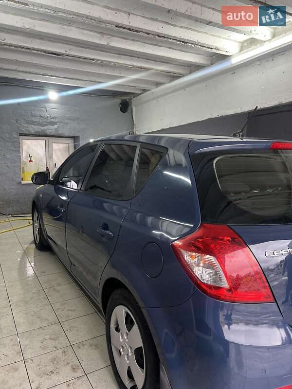 Хетчбек Kia Ceed 2010 в Ніжині