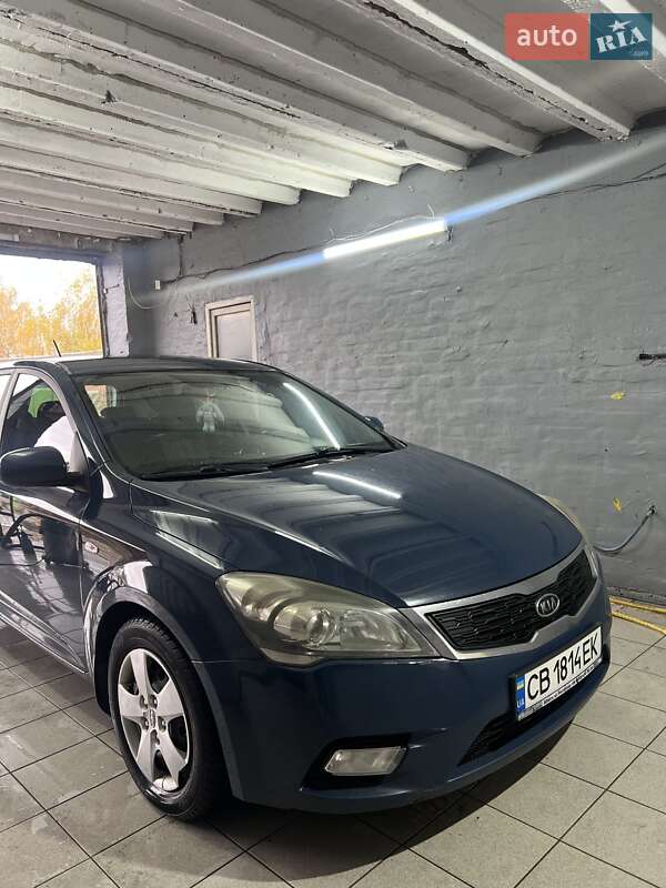 Хэтчбек Kia Ceed 2010 в Нежине