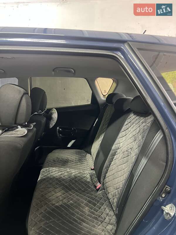 Хэтчбек Kia Ceed 2010 в Нежине