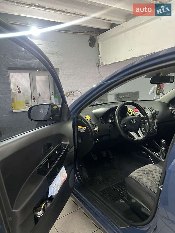 Хэтчбек Kia Ceed 2010 в Нежине