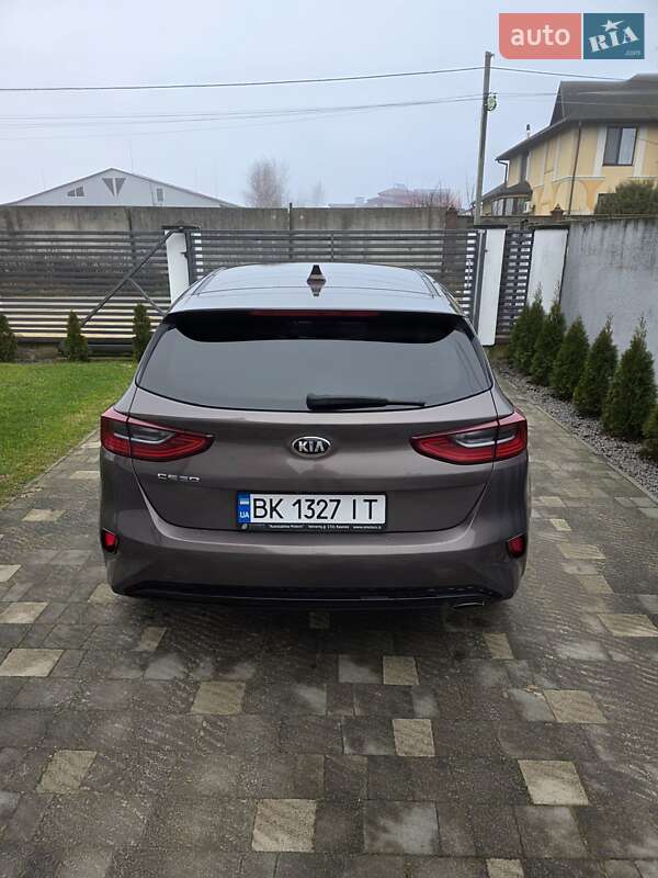 Хэтчбек Kia Ceed 2019 в Сарнах