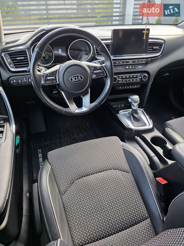 Хэтчбек Kia Ceed 2019 в Сарнах