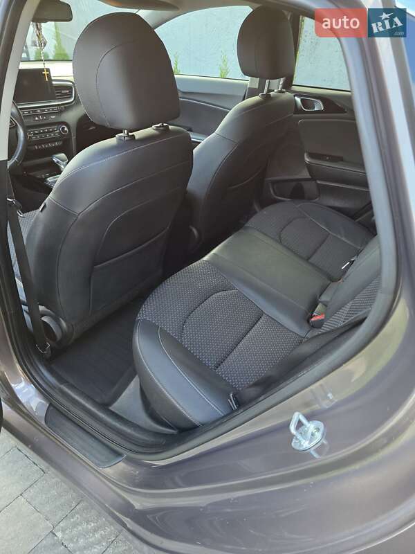 Хэтчбек Kia Ceed 2019 в Сарнах