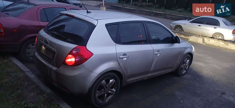 Хетчбек Kia Ceed 2008 в Бучі