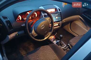 Хэтчбек Kia Ceed 2008 в Буче