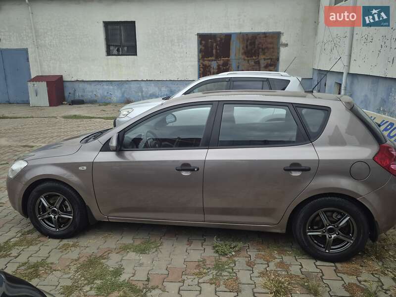 Хетчбек Kia Ceed 2008 в Одесі фото 3 Хетчбек Kia Ceed 2008 в Одесі