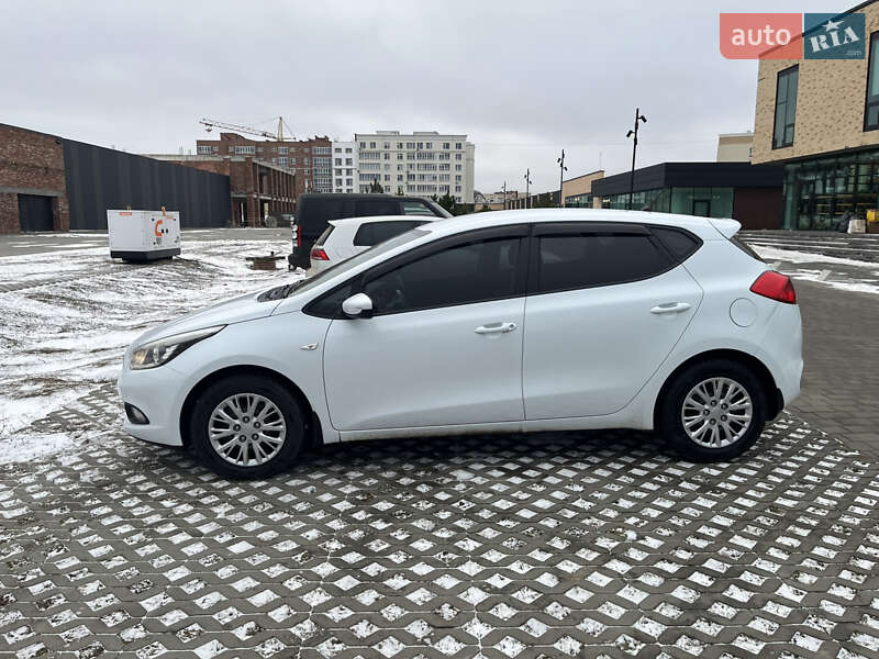 Хэтчбек Kia Ceed 2012 в Хмельницком