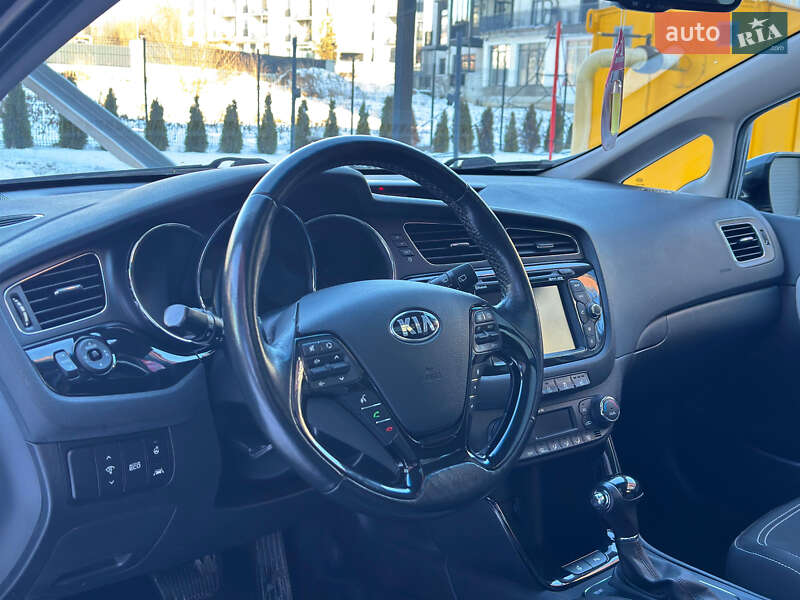 Хэтчбек Kia Ceed 2012 в Львове