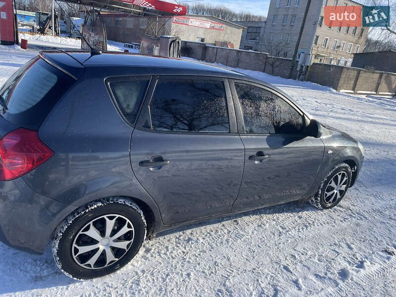 Хэтчбек Kia Ceed 2008 в Коростене фото 7 Хэтчбек Kia Ceed 2008 в Коростене