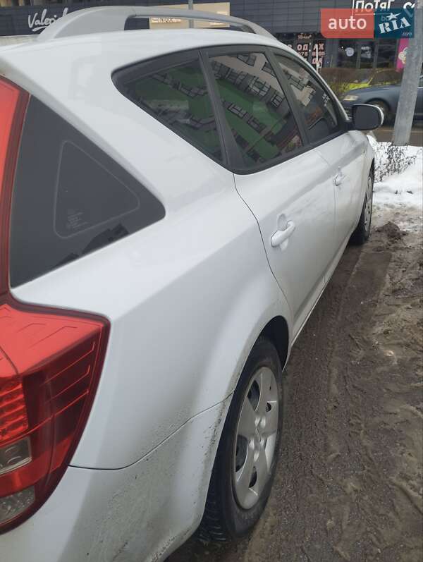 Универсал Kia Ceed 2011 в Киеве