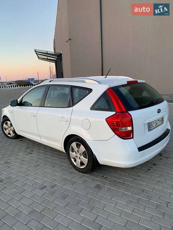 Універсал Kia Ceed 2010 в Красному