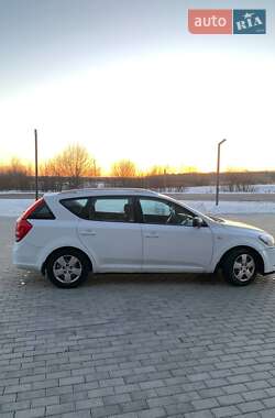 Универсал Kia Ceed 2010 в Красном