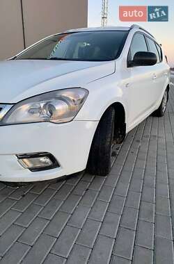 Универсал Kia Ceed 2010 в Красном
