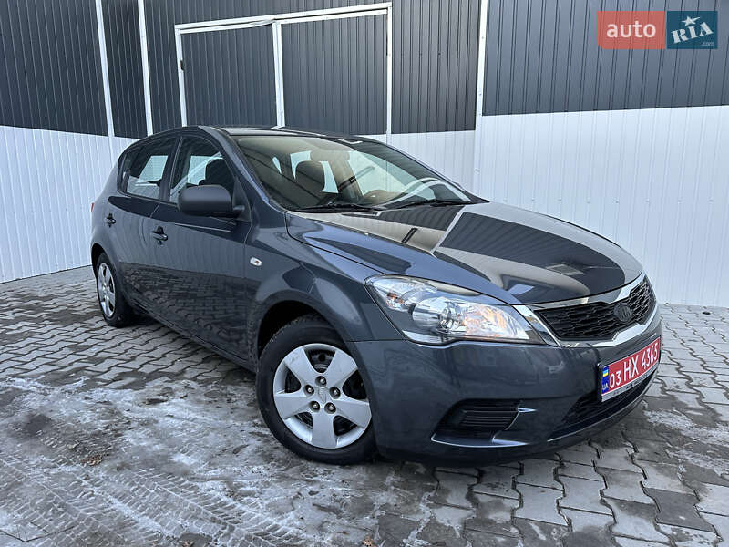 Хэтчбек Kia Ceed 2010 в Коломые