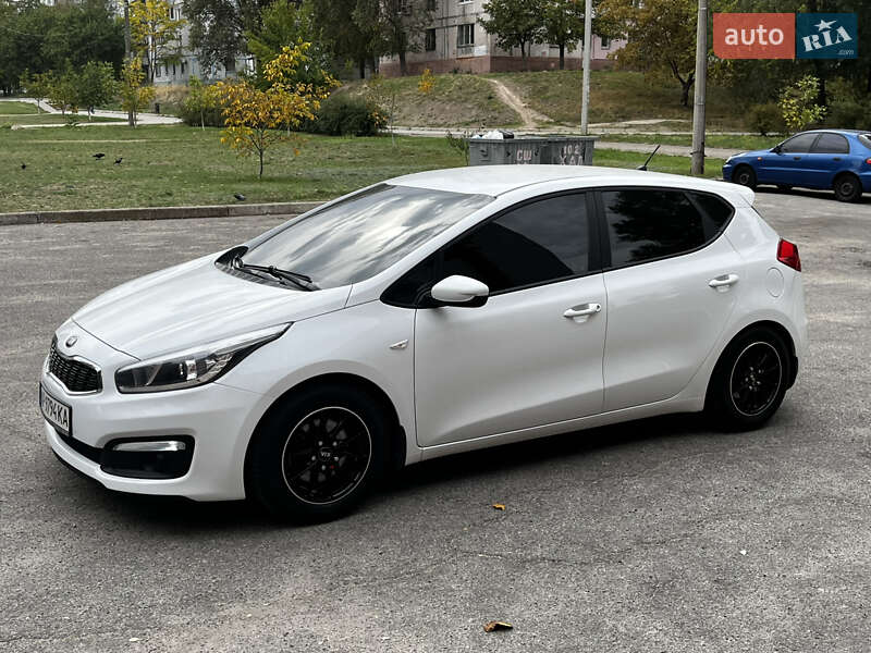 Хэтчбек Kia Ceed 2018 в Запорожье фото 25 Хэтчбек Kia Ceed 2018 в Запорожье