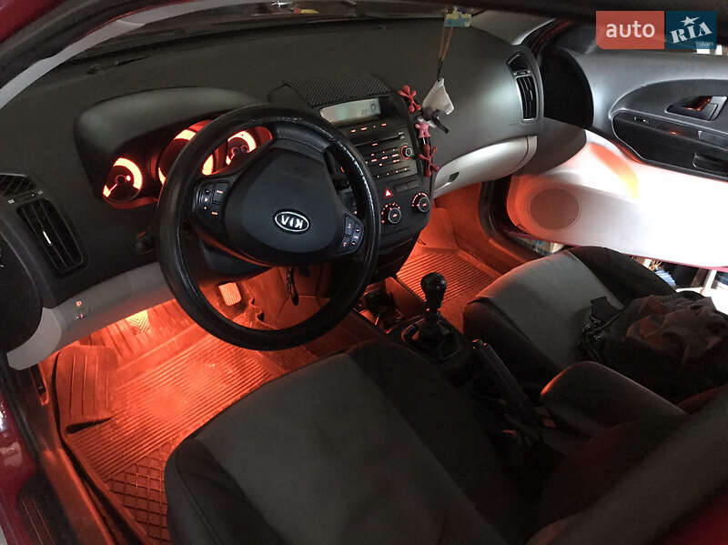 Универсал Kia Ceed 2008 в Хмельницком