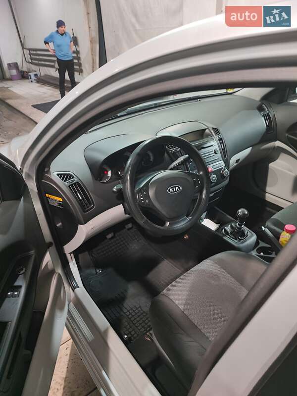 Хетчбек Kia Ceed 2008 в Запоріжжі