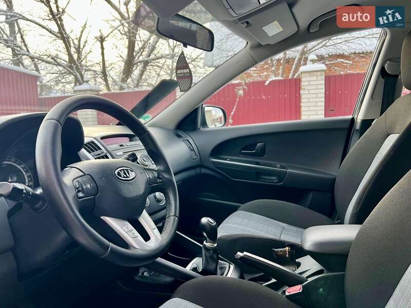 Универсал Kia Ceed 2010 в Умани