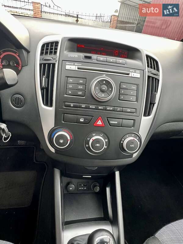 Универсал Kia Ceed 2010 в Умани