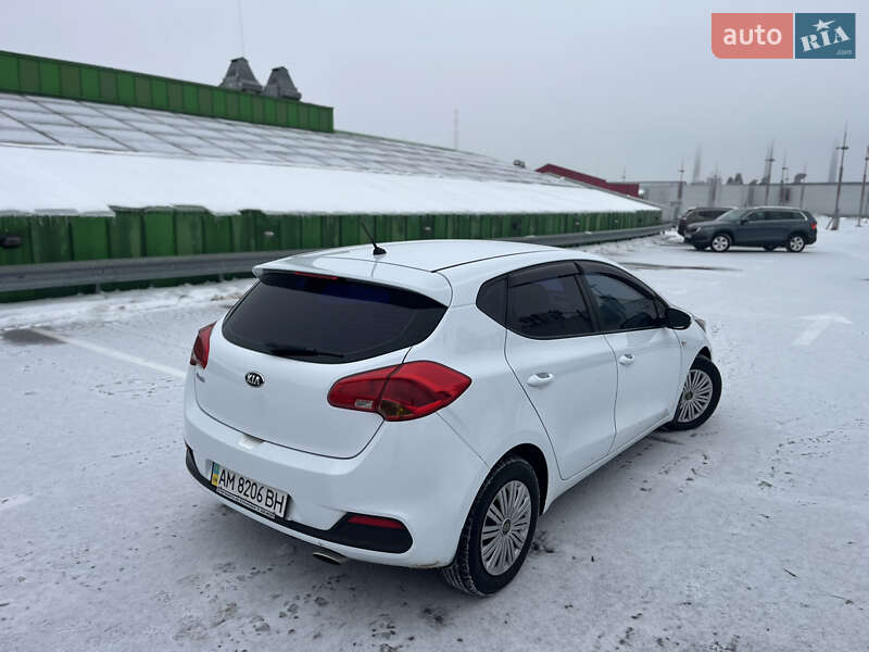 Хетчбек Kia Ceed 2012 в Києві