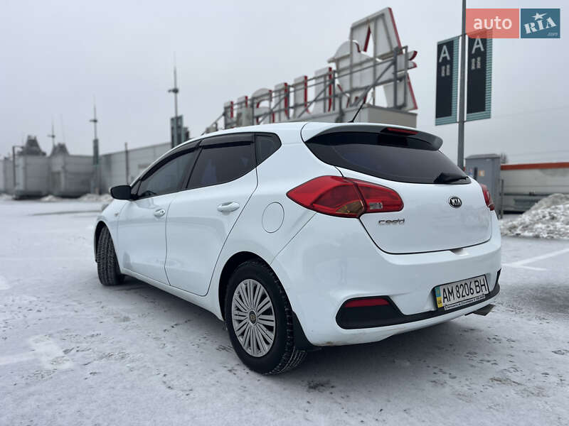 Хетчбек Kia Ceed 2012 в Києві