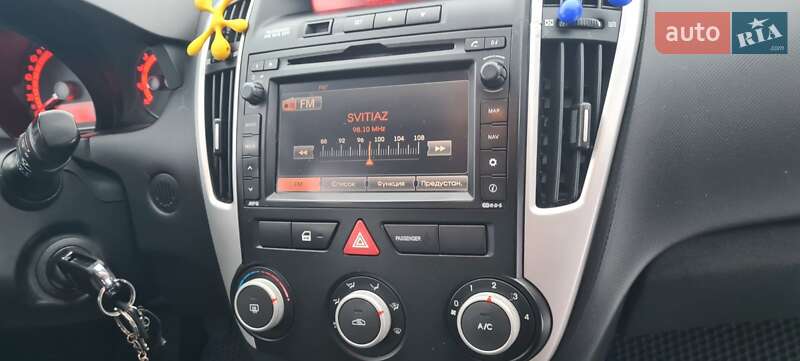 Хетчбек Kia Ceed 2010 в Нововолинську