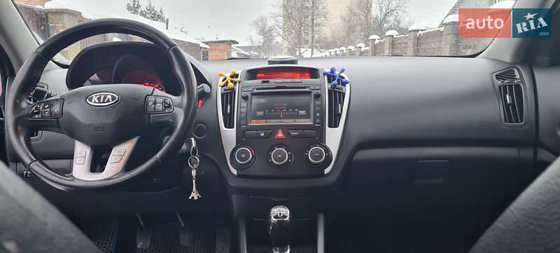 Хетчбек Kia Ceed 2010 в Нововолинську