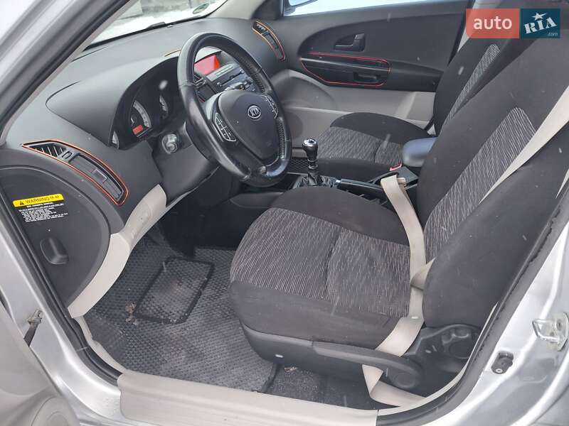 Универсал Kia Ceed 2008 в Сокале