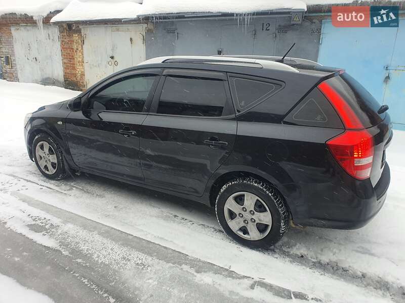 Универсал Kia Ceed 2010 в Киеве