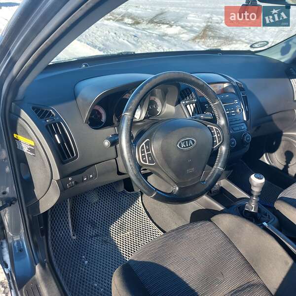 Универсал Kia Ceed 2008 в Стрые