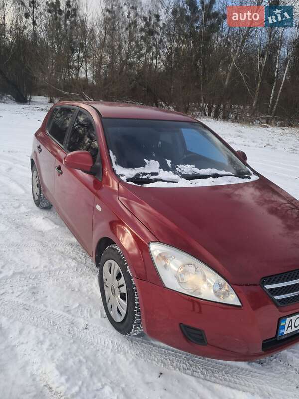 Хэтчбек Kia Ceed 2007 в Камне-Каширском
