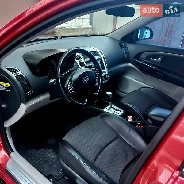 Хэтчбек Kia Ceed 2008 в Миргороде