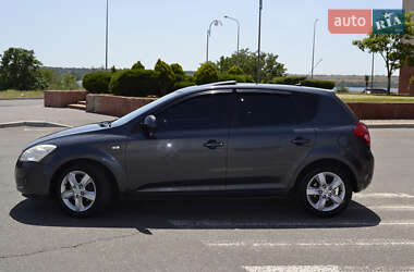 Хэтчбек Kia Ceed 2007 в Николаеве