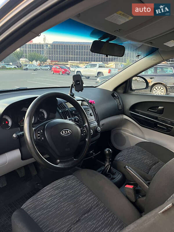 Хэтчбек Kia Ceed 2009 в Ужгороде фото 11 Хэтчбек Kia Ceed 2009 в Ужгороде