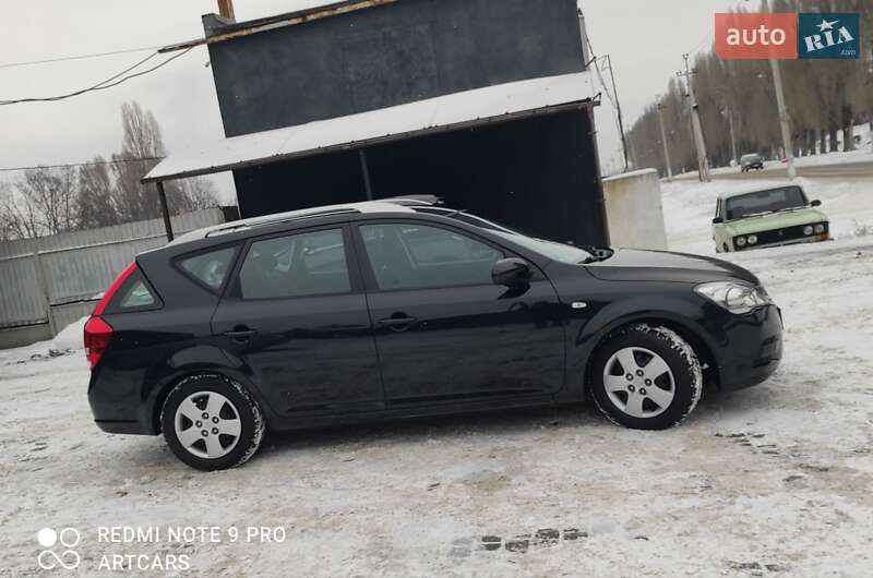 Универсал Kia Ceed 2010 в Каменском