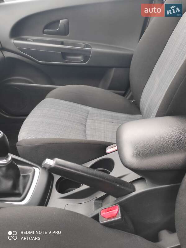 Универсал Kia Ceed 2010 в Каменском