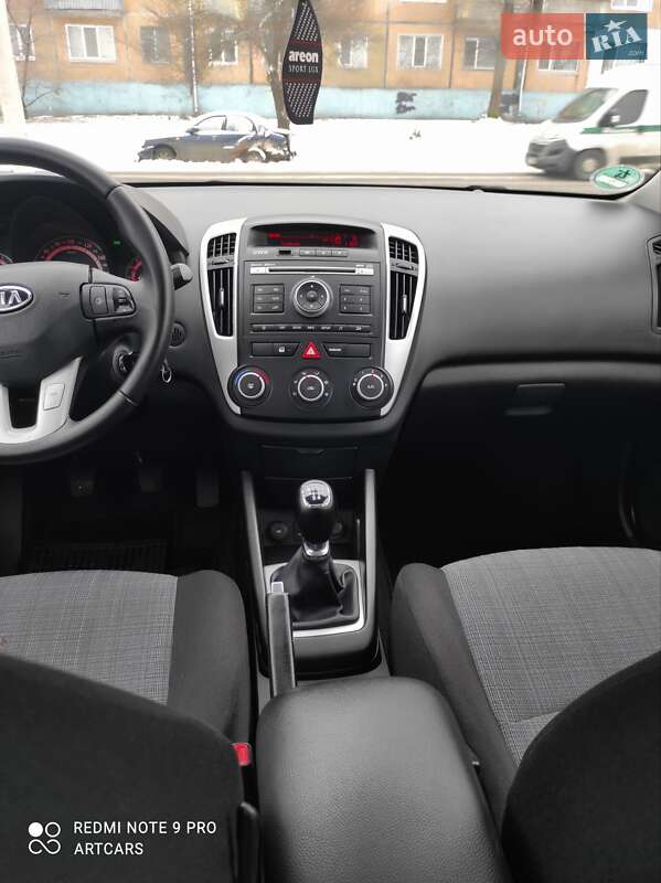 Универсал Kia Ceed 2010 в Каменском