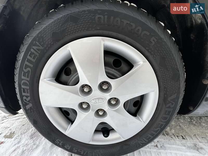 Универсал Kia Ceed 2010 в Каменском