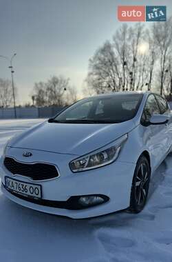 Хэтчбек Kia Ceed 2015 в Киеве