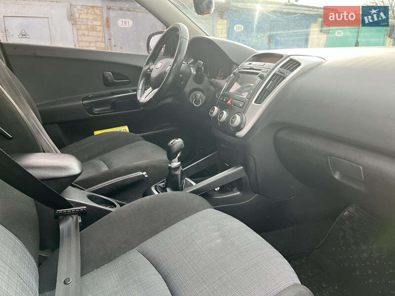 Хетчбек Kia Ceed 2011 в Ладижині