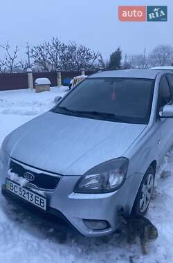 Хэтчбек Kia Ceed 2011 в Жовкве