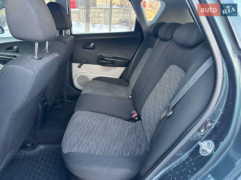 Хэтчбек Kia Ceed 2009 в Днепре