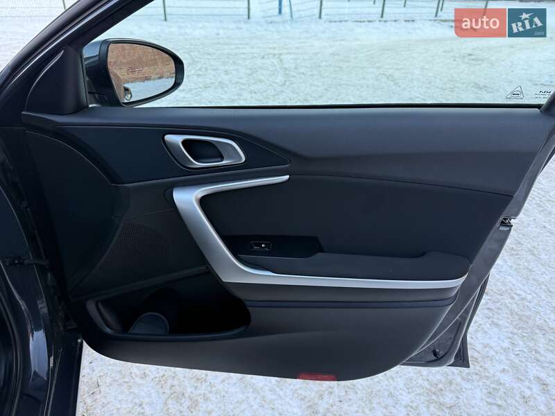 Хэтчбек Kia Ceed 2022 в Киеве