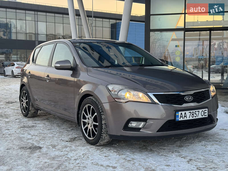 Хетчбек Kia Ceed 2012 в Києві