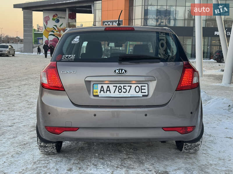 Хетчбек Kia Ceed 2012 в Києві