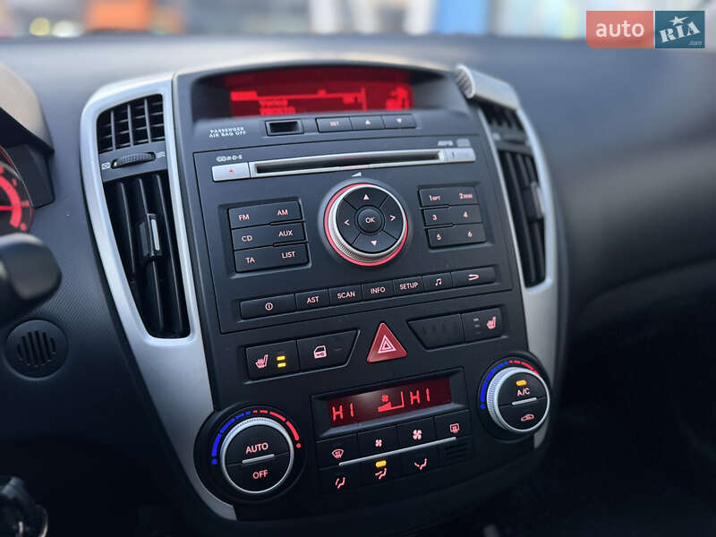 Хетчбек Kia Ceed 2012 в Києві