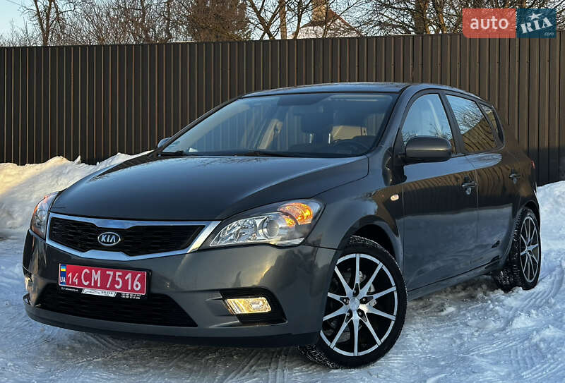 Хэтчбек Kia Ceed 2010 в Дрогобыче
