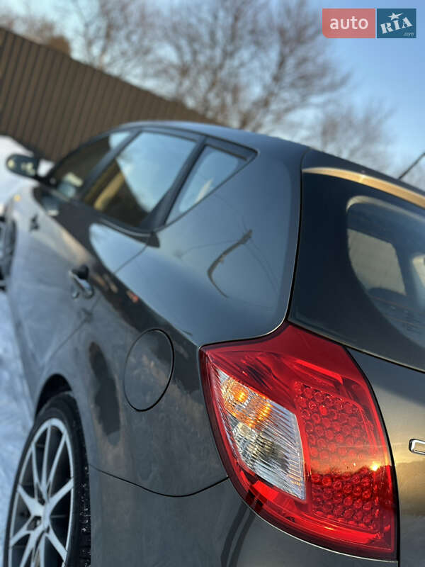 Хэтчбек Kia Ceed 2010 в Дрогобыче