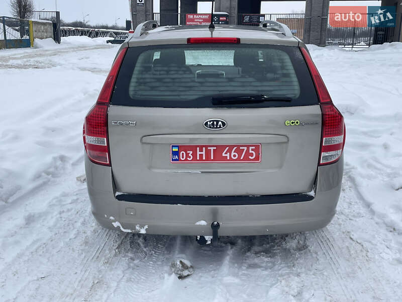 Універсал Kia Ceed 2010 в Луцьку